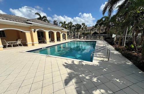 Fruitville House | Spacious 3-bedroom townhome in lovely Sarasota
