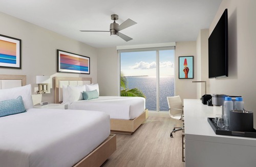Charlotte Harbor Hotel | Spacious 3BR w/Balcony & Harbor Views – Ideal for Groups or Family Retreats