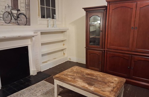 Selma House | Spacious 4 bedroom 2 bathroom historic home close to historic Selma downtown!