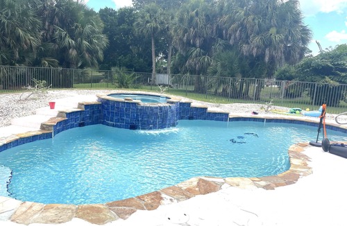 Lake Worth House | Spacious 4-bedroom country house in charming Wellington with WiFi, AC