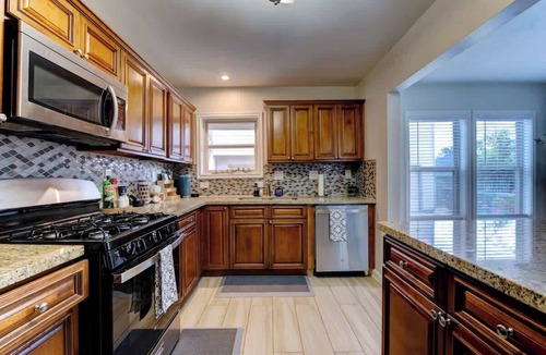 MacGregor House | Spacious 4-Bedroom Duplex in the Heart of Houston