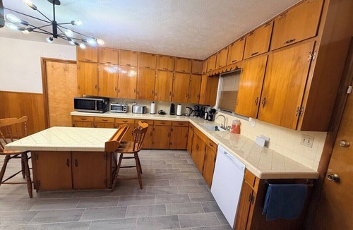 Big Spring House | Spacious 4-bedroom house in pleasant Yale Big Spring with AC