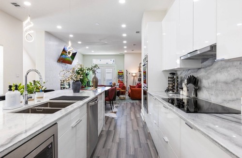 West Dallas House | Spacious 4-bedroom house in lovely Dallas W/Game room & Spa