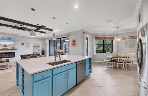 Gran Paradiso House | Spacious 4-bedroom house in tranquil Venice with private lanai.