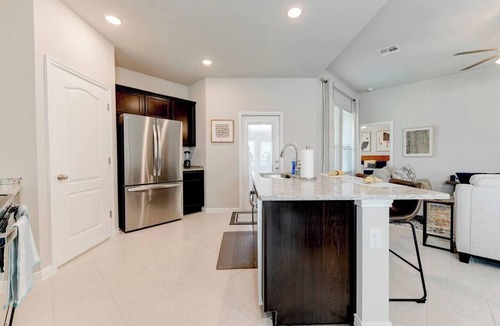 Temple Apartment | Spacious 4-Bedroom Retreat in East Temple