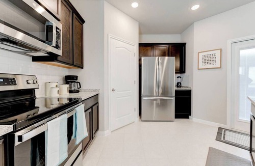 Temple Apartment | Spacious 4-Bedroom Retreat in East Temple
