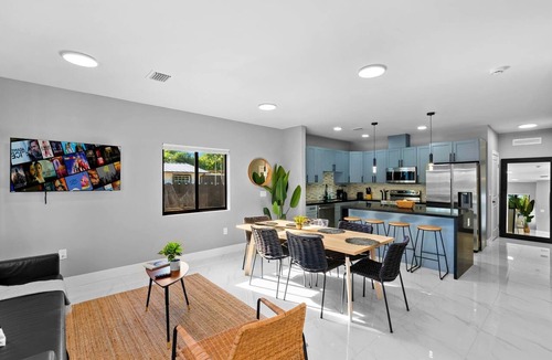 Liberty City Apartment | Spacious 4 BR Miami Townhouse | Free Parking