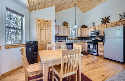 Indian Mountain Cabin | Spacious 4BR Cabin | 2 Living Areas | Deck w/Grill