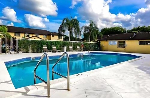 Ives Estates House | Spacious 4BR Miami Townhome with Communal Pool