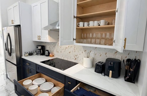 Harris House | Spacious 4BR Modern Home Near Fort Myers Sleeps 10
