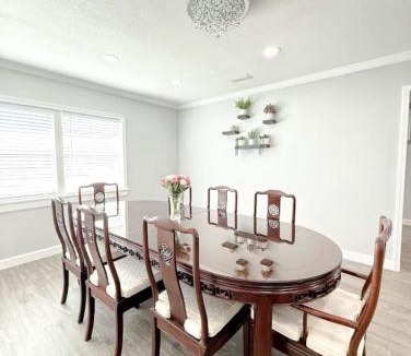 Fort Walton Beach Villa | Spacious 5BR Beach Villa -1 Minute to Beach