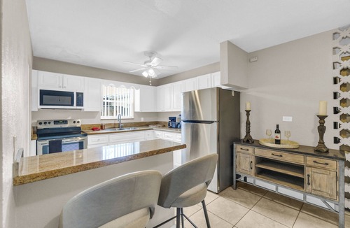 Lauderdale Lakes House | Spacious 5BR Getaway-Great for Families & Groups
