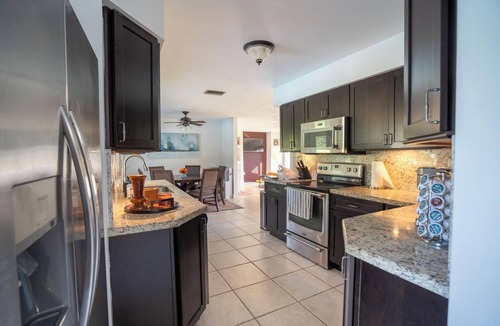 Southwest Ranches Villa | Spacious 7-bedroom house in delightful Southwest Ranches with AC