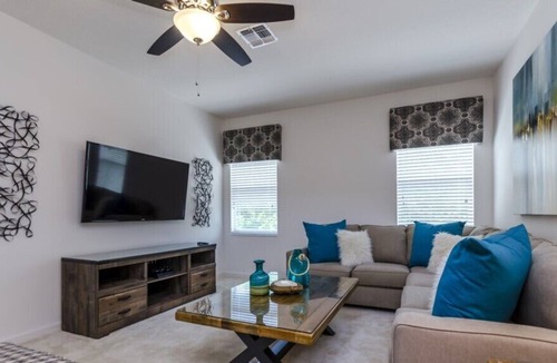 Bellavida Villa | Spacious and Modern 8 Bedroom 5 Bathroom Villa in Bella Vida Resort 498MB