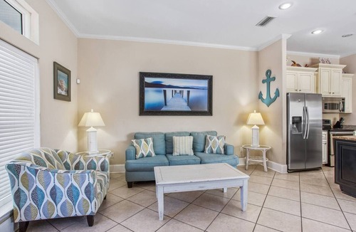 Bel Air House | Spacious Beach House Walk to Beach Sleeps 12
