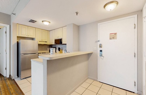 Southwest Orlando Condo | Spacious Condo with a Kitchen, AC, Pools, Hot Tubs, Tennis, & Gym