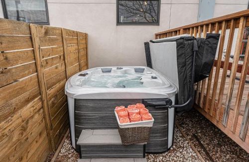 West Colfax House | Spacious Denver Home with Hot tub and Rooftop