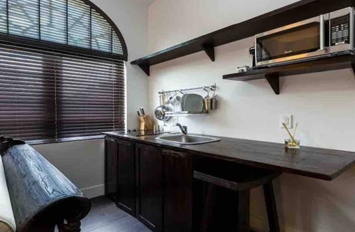 Northeast Miami Hotel | Spacious Double Hotel Room Steps to Ocean