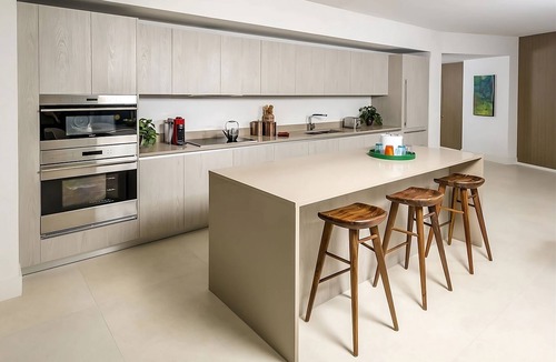 Hollywood South Central Beach Hotel | Spacious Good-Value Accommodation! Outdoor Pool, Near Hollywood Beach!