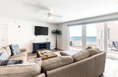 Fort Walton Beach House | Spacious gulf-front condo with resort amenities - near restaurants
