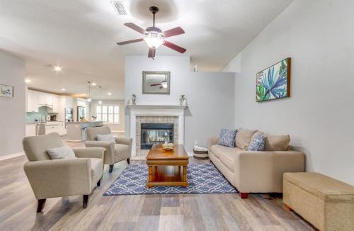 North Northwest Pensacola House | Spacious Home w/Sunroom, 15 Mi to Pensacola!
