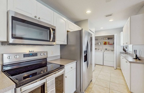 South Venice House | Spacious home with private saltwater heated pool, gas grill, close to the beach