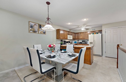 Gladstone House | Spacious Kansas City Townhome with 2 Living Rooms Near Downtown Stadiums and MCI