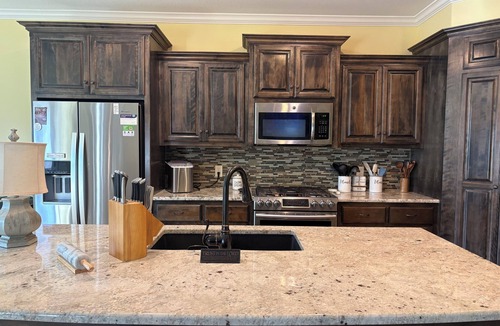 Kansas City House | Spacious KC Home Sleeps 7 4 Full Baths Free Parking 3,005 Sq Ft