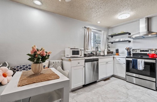 Cimarron Hills House | Spacious Loft for Families | Kitchen, Deck & Fast Wi-Fi