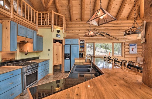 Villa Grove Cabin | Spacious, Luxe Cabin w/Mtn Views, Sauna & More!