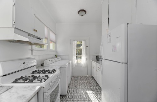 Washington Square House | Spacious Midtown Home, Walk to Mardi Gras, Pets Ok