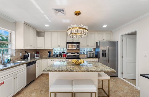 Fort Lauderdale Villa | ★ Spacious Modern Coastal Retreat w/Private Pool Minutes from the Beach