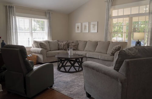 Fortson House | Spacious North Columbus 4-bedroom 3 bathroom home perfect for large groups