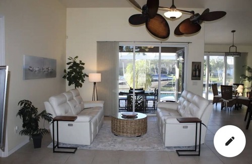 Fort Myers House | Spacious “Perfect Cape Escape” in SE Cape Coral ! Pet Friendly!