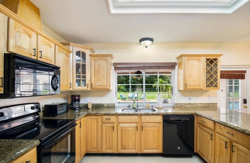 Wellington House | Spacious pool home in Wellington near WEF