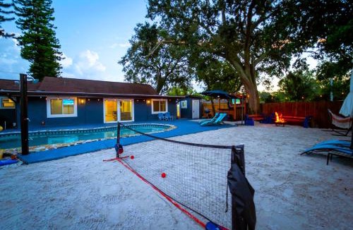 Lake Magdalene House | Spacious pool home minutes to downtown and all attractions