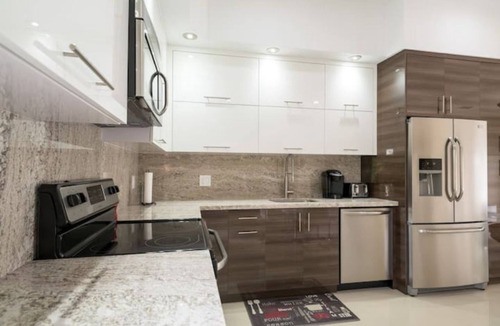 Dolphin Isles Apartment | Spacious Relaxing Modern home steps to beach #2n