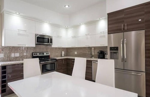 Dolphin Isles Apartment | Spacious Relaxing Modern home steps to beach #2n