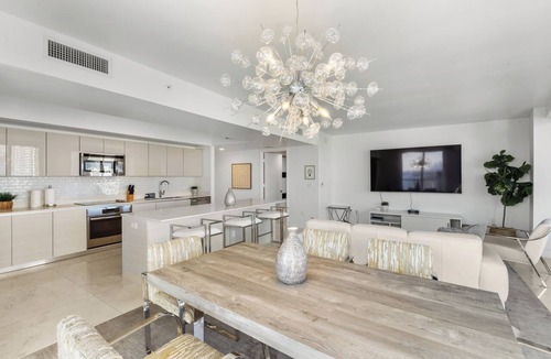 Hallandale Beach Condo | Spacious Resort Condo: Modern Comforts & Miami Vibes - 25 min to FIFA!