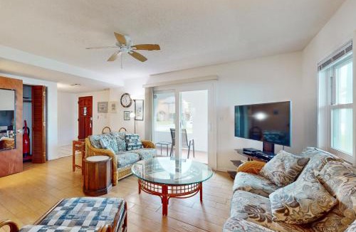 Vilano Beach House | Spacious Seaside Cottage w/Sunroom – 1-Minute Walk to Vilano Beach