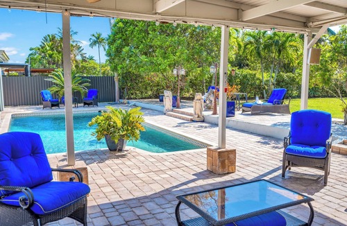 Tamiami House | Spacious Tropical Pool Home Miami. 4/3. Sleeps 13. Large Garden/Backyard.