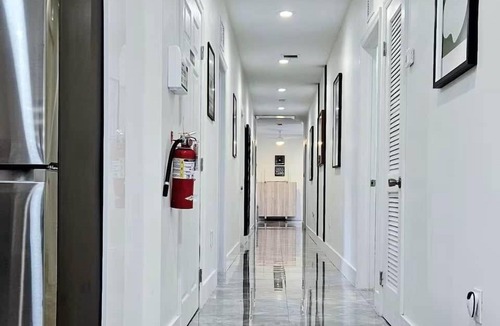 Miami Shores House | Spacious Villa w/Hot Tub Near MIA Sleeps 12