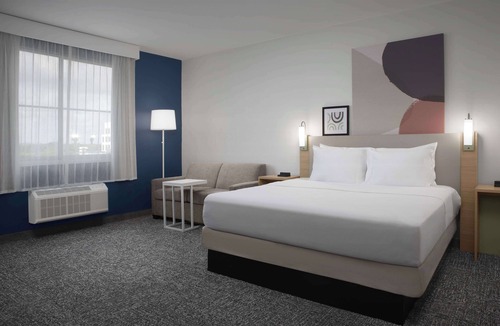 Doral Hotel | Spark by Hilton Miami Doral