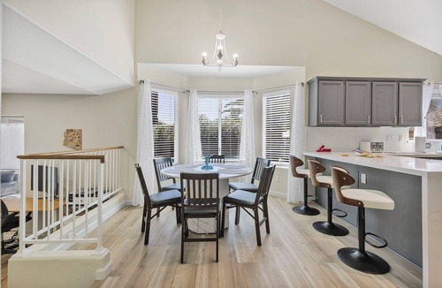 Dave Brown Autumn Hills House | Sparkling Saltwater Pool Spa FirePit Free Netflix WiFi 4BR/3BA