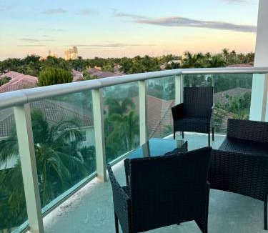 Sunny Isles Beach Apartment | SPECIAL Beautiful Modern Beach Condo