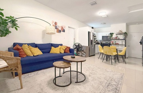 Liberty City House | Special Discount - Buena Vista Room + Ensuite Bath