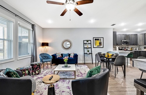 Ybor City House | Spectacular 6-BR Duplex for 20, 4 Baths, Unmatched Comfort & Style!