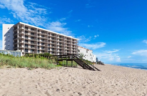 Hutchinson Island South Resort | Spend New Years on the Beach 12/28/2024 - 01/04/2025