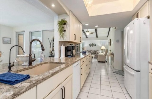 Port Charlotte House | Spend your season in paradise