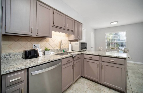 Del Rio House | ~Spring Bliss Sleeps 13 Heated Pool~